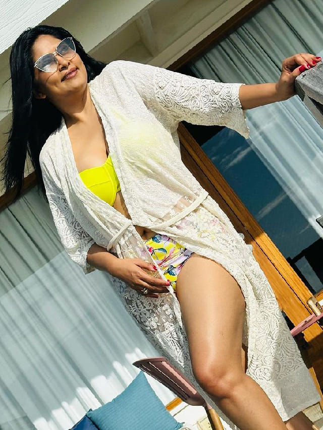 सौंदर्याला वय नसतं, 46 वर्षांच्या या अभिनेत्रीच्या फोटोवरून नजर हटवणे कठीण