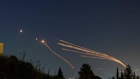 इस्त्रायलला इराणचा मोठा दणका, लष्कराची पहिली मोठी प्रतिक्रिया, थेट 10