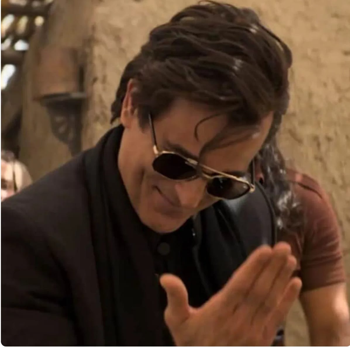 या चित्रपटाच्या पहिल्या भागात रहमान डकैतचा रोल अक्षय खन्ना याने त्याच्या अभिनयामुळे चांगलाच गाजवला होता. आणि चित्रपटाने १३०० कोटींचा गल्ला जमा केला. यामुळे हा चित्रपट भारतीय सिनेमाच्या इतिहासातील हिंदीतील दुसरा सर्वाधिक कमाई करणारा चित्रपट ठरला आहे.