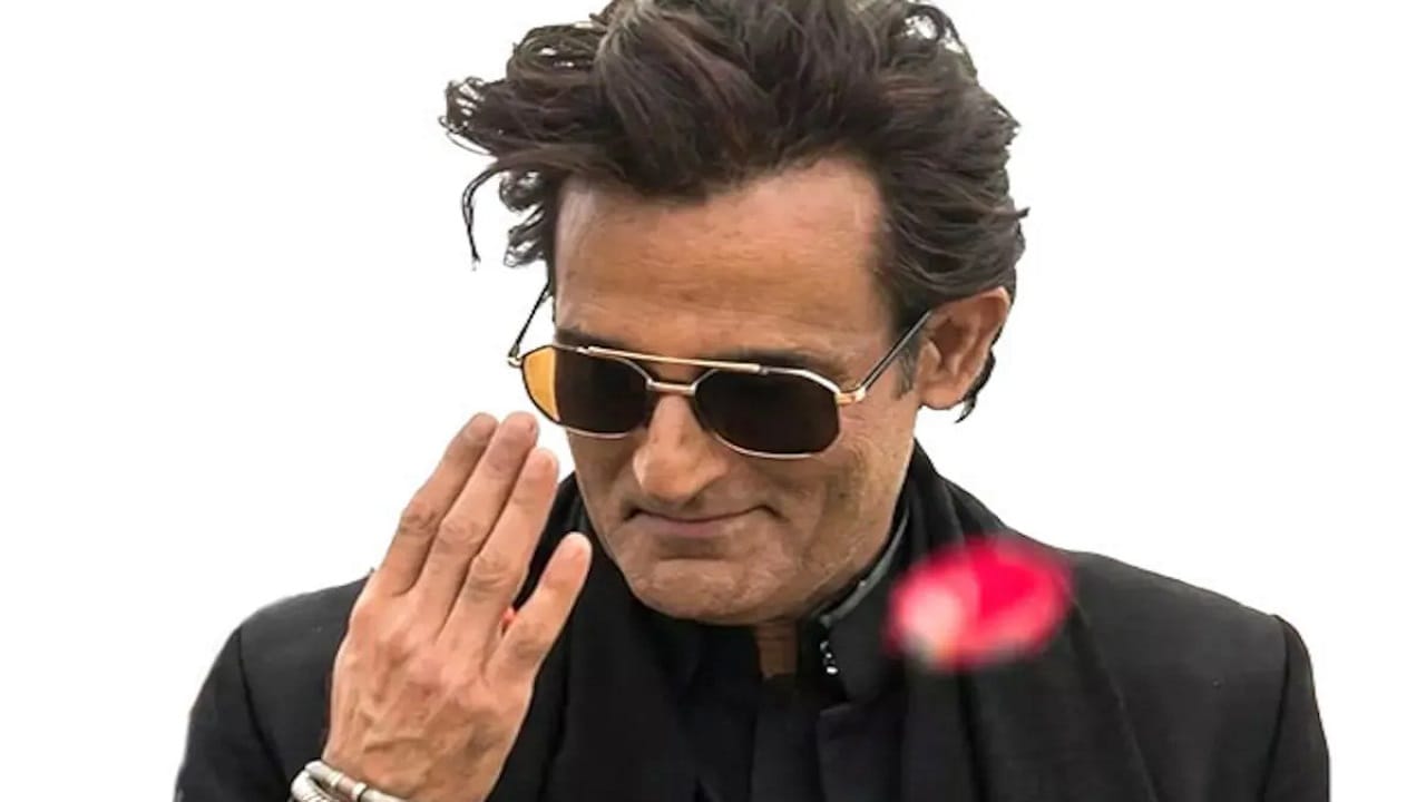 'सेक्शन 84' मध्ये देखील अक्षय खन्ना दमदार भूमिकेत दिसणार आहे. 'सेक्शन 84' सिनेमाची देखील सर्वत्र चर्चा सुरु आहे. पण 2026 मध्ये प्रदर्शित होईल असं सांगण्यात येत आहे. पण सिनेमाबद्दल कोणतीच मोठी अपडेट समोर आलेली नाही..