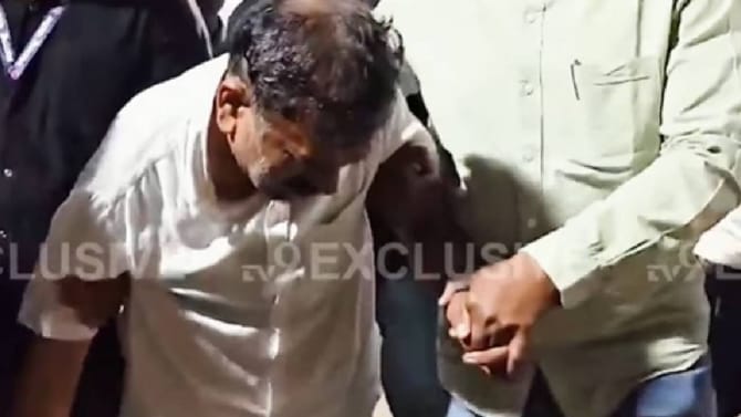 माझ्यात ताकद राहिली नाही, भोंदू खरात ढसाढसा रडला; पोलिसांनी....