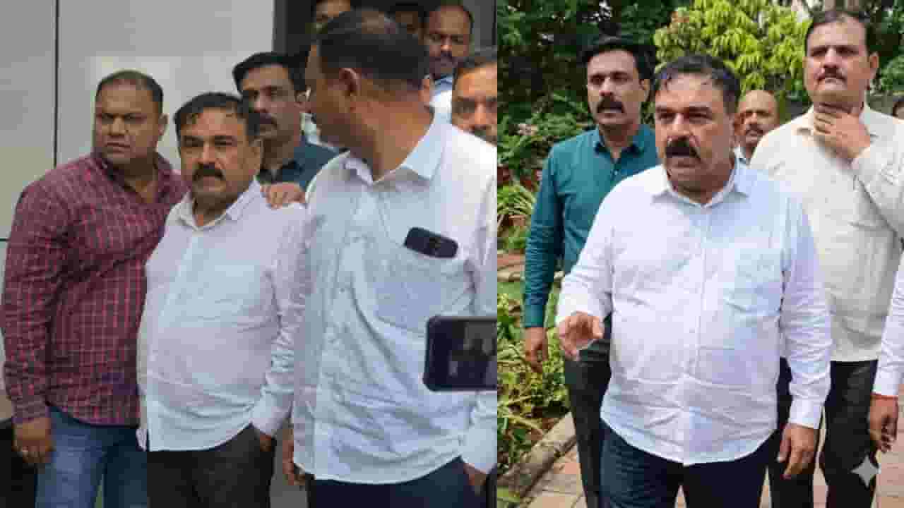 भोंदूबाबा अशोक खरात याचे सरकारी साटेलोटे, खरातच्या मुलीसोबत उपजिल्हाधिकाऱ्याच्या पत्नीचा जमीन व्यवहार