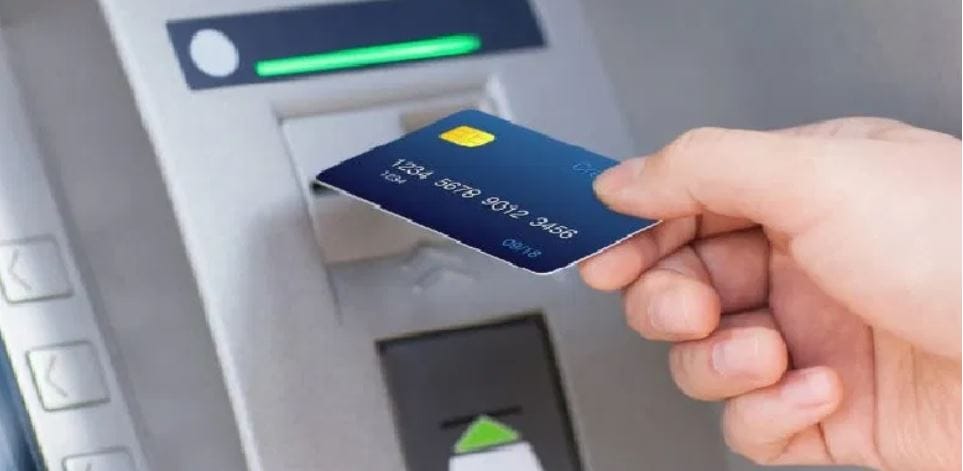 त्यानंतर तुम्ही ट्रान्झिशन केले तर प्रत्येक ट्रान्झिसनला 23 रुपये चार्ज लागेल. दरम्यान येत्या 1 एप्रिल रोजीपासून या नियमाची अंमलबजावणी केली जाईल. त्यामुळे लोकांच्या खिशावर त्याचा परिणाम पडणार आहे. 