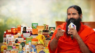 50 हजार कोटींचं साम्राज्य, बाबा रामदेव यांना मानलं, सगळ्यांनाच शीर्षासन घालायला लावलं, FMCG मध्ये आता फक्त एकच कंपनी पतंजलीच्या पुढे