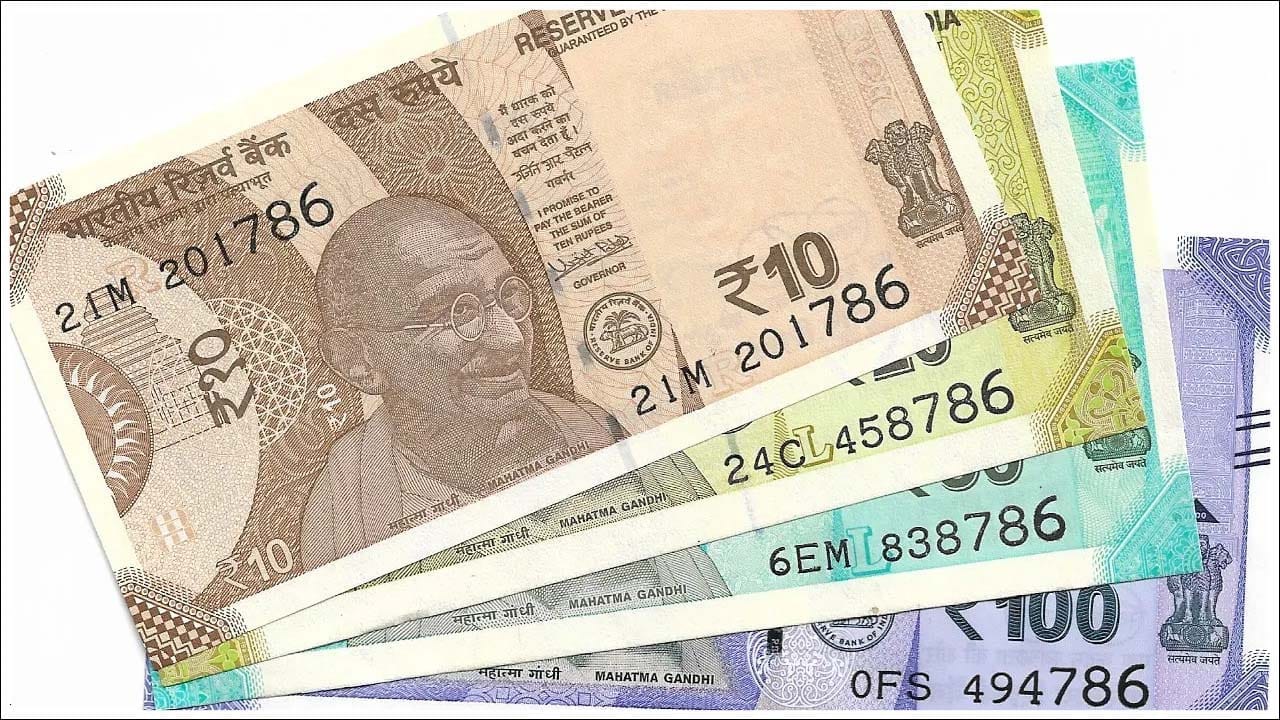 आपण अनेकदा एटीएममधून पैसे काढताना फक्त ५०० किंवा २०० रुपयांच्या मोठ्या नोटा हातात येतात. ज्यामुळे दैनंदिन व्यवहारात सुट्या पैशांची मोठी अडचण निर्माण होते. मात्र, आता ही समस्या लवकरच सुटणार आहे.