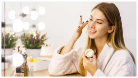 उन्हाळ्यातही मेकअप जास्त वेळ टिकेल, फक्त 'या' टिप्स करा फॉलो.