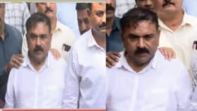 भोंदू कॅप्टन खरातचा पाय आणखी खोलात, धमकावण्यासाठी पिस्तुलाचा वापर ?