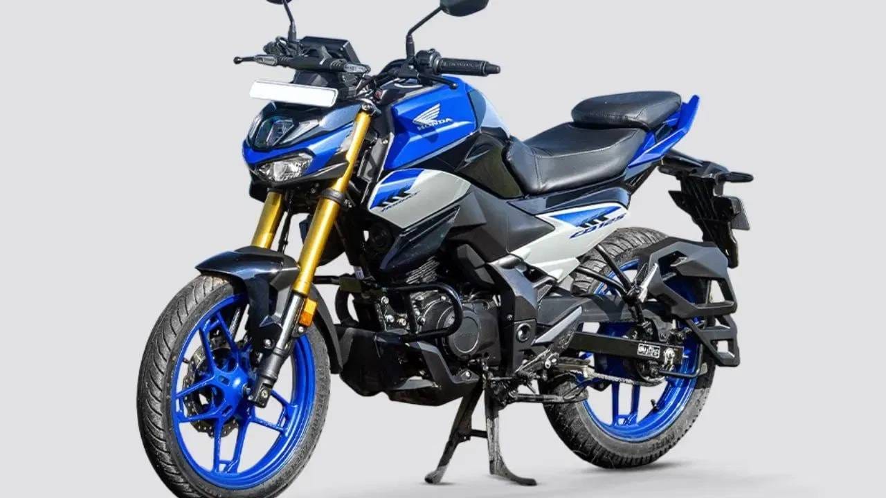 बाइक तुम्ही जोरात चालवता तेव्हा गिअरचा वापर करु नका. कारण त्याचा इंजिनवर परिणाम होतो. पेट्रोल जास्त प्रमाणात लागतं. बाइक चालवताना तुम्हाला 30 सेकंदापेक्षा जास्तवेळ थांबावं लागत असेल, तर इंजिन बंद करा. त्यामुळे बाइक इंजिनची लाइफही वाढेल आणि पेट्रोलही वाचेल.