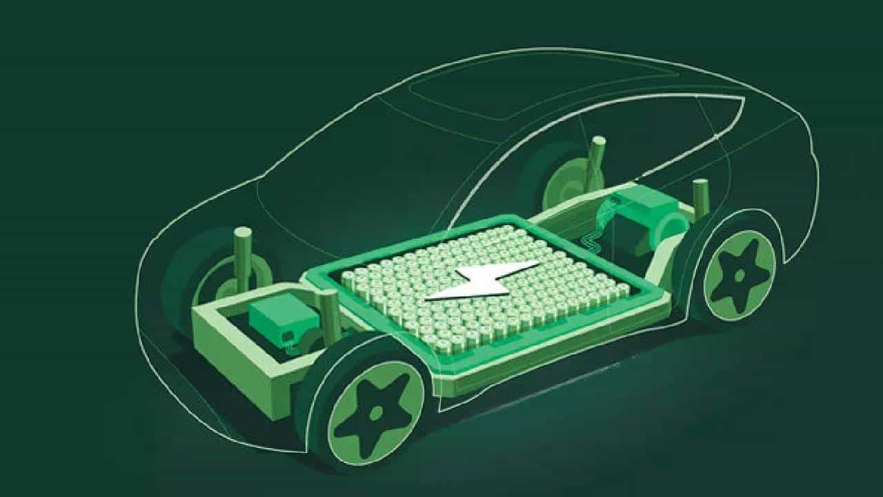 कारची बॅटरी खराब होण्यापूर्वी ‘ही’ 5 चिन्हे लक्षात ठेवा, अन्यथा कार रस्त्यात फसू शकते