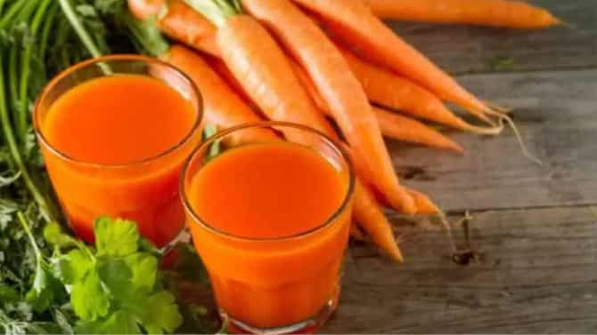 लिवर डिटॉक्सिफाय करण्यासाठी सकाळी रिकाम्या पोटी गाजराच्या ज्यूसमध्ये मिक्स करून प्या हे तीन पदार्थ