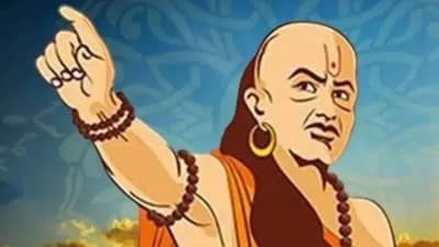 Chanakya Niti : मित्र कितीही जवळचा असू द्या, पण या चुका कधीच करू नका, पश्चाताप कराल