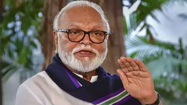 'राजकारणात असलेल्या लोकांनी काही सीमा...,' काय म्हणाले भुजबळ ? 'राजकारणात असलेल्या लोकांनी काही सीमा...,' काय म्हणाले भुजबळ ?