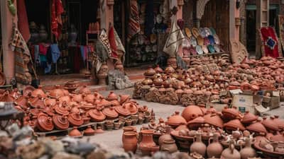 मातीच्या भांड्यात स्वयंपाक करू बघा... चवच नाहीतर आरोग्यासाठी देखील लाभदायक