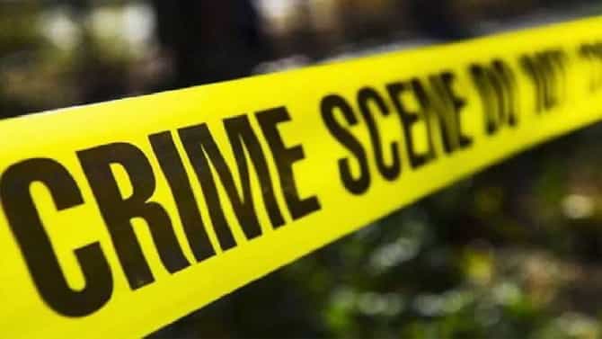 महाराष्ट्र हादरला... लोक बघत होते,रिक्षाचालकाने चिमुकल्याच्या पायाला पकडून कपडे धुवावे तसे गरगर फिरवून...; मुलाचं काय झालं?