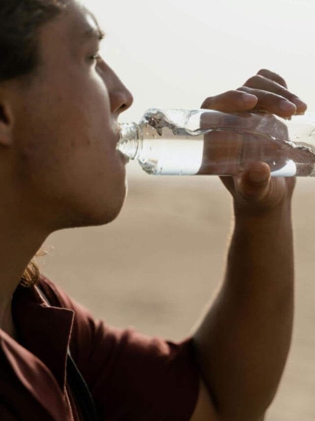 पाण्याची प्लास्टिकची बाटली किती दिवसांनी बदलायची असते ?