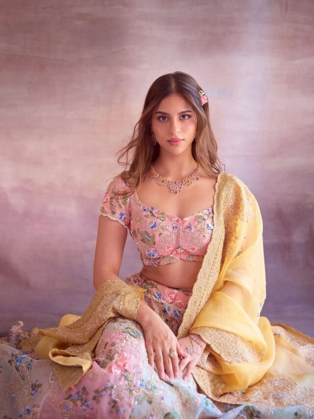 पारंपरिक ड्रेसमध्ये सुहाना खानचा रॉयल लूक, चाहत्यांच्या खिळल्या नजरा