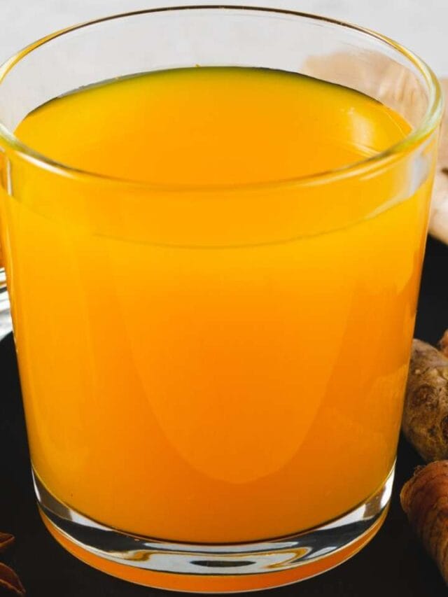 हळदीचे पाणी प्यायल्याने अनेक फायदे होतात…