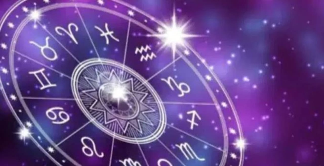 मेष राशीच्या लोकांसाठी 4 मार्च हा दिवस खूपच विशेष असणार आहे. कारण खूप दिवसांपासून दूर गेलेली व्यक्ती या दिवशी तुमच्याजवळ परत येण्याची शक्यता आहे. रागावर नियंत्रण ठेवावे. कठोर शब्दांचा उपयोग करू नका. महिलांशी व्यवहार करताना विनम्र राहावे. आर्थिक फायदा होऊ शकतो.