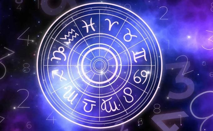 मीन रासीच्या लोकांसाठी मंगळ आणि शनी ग्रहाची युती चांगली नसल्याचे म्हटले जाते. या युतीचा मीन राशीच्या लोकांवर नकारात्मक प्रभाव पडू शकतो. तसेच पैशांची चणचण निर्माण होऊ शकते. मानसिक तणावाला सामोरे जावे लागू शकते. छोट्याशा चुकीमुळे मोठे नुकसान होऊ शकते.