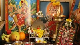 Vastu Shastra : देवपूजा करताना तुम्ही तर या चुका करत नाहीत ना?.