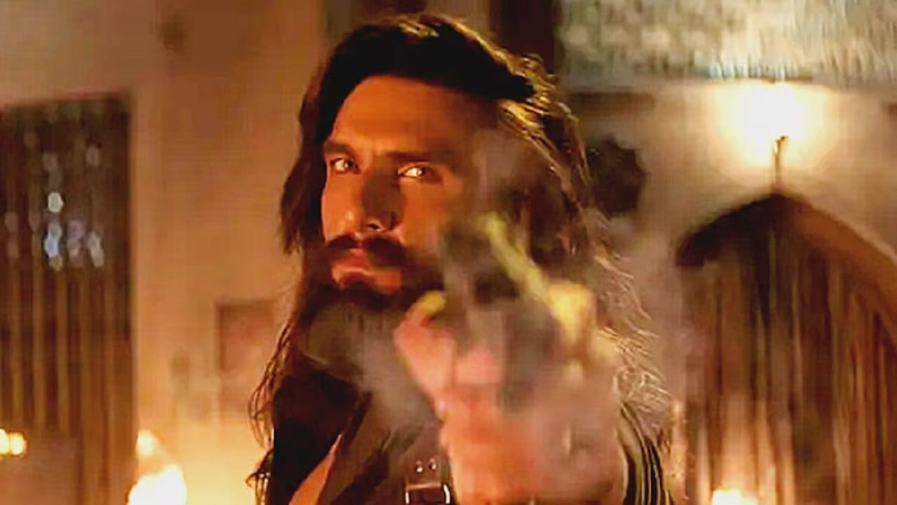 'बदला लेना आसान नहीं होता, दर्द को हौसला का ईंधन चाहिए होता है और वो ईंधन हर किसी के पास नहीं होता है।', कोण्या गोष्टी बदला घेण्यासाठी हिंमत असली पाहिजे... असं या डायलॉगमध्ये सांगण्यात आलेलं आहे. 