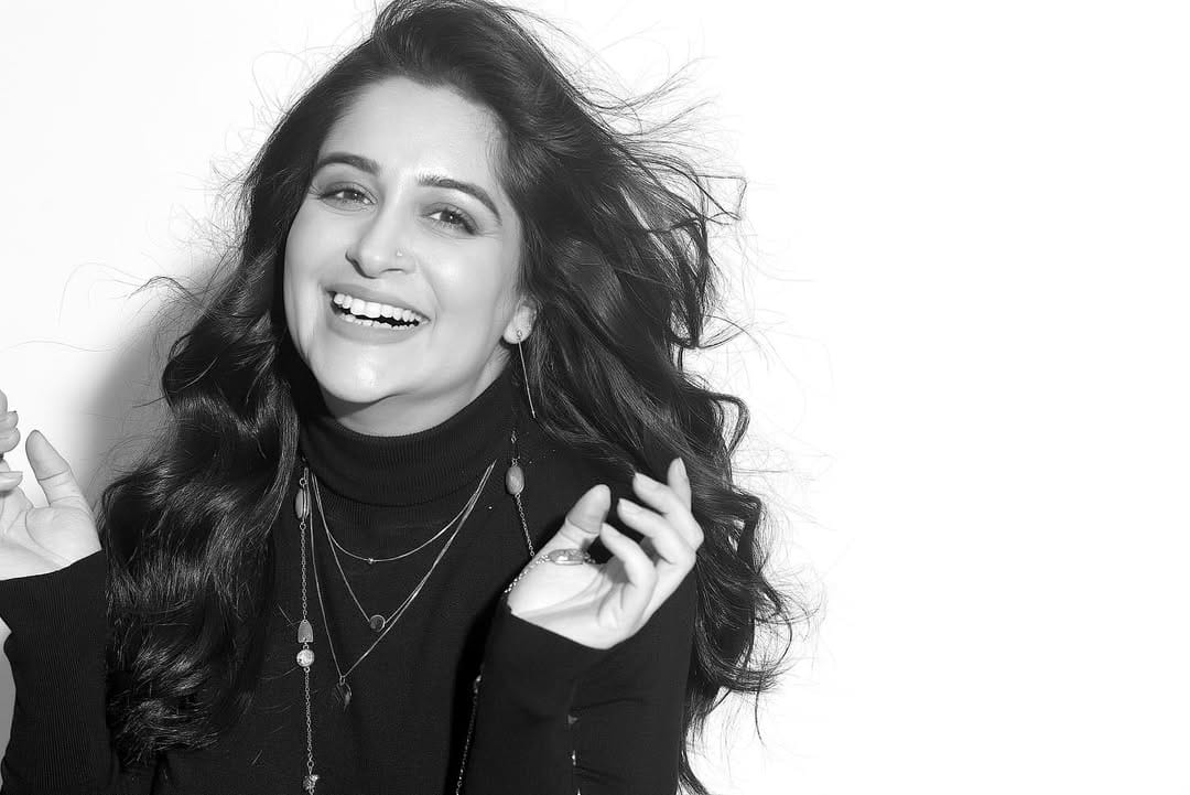 परंतु अजूनही तिला काही आरोग्यविषयक समस्या आहेत. दीपिकाचा पती शोएबच्या म्हणण्यानुसार शिस्ट सर्जरी झाल्यानंतर दीपिकाच्या दिनचर्येत मोठा बदल झाला आहे. दीपिकाला स्वयंपाकाची खूप आवड आहे. 