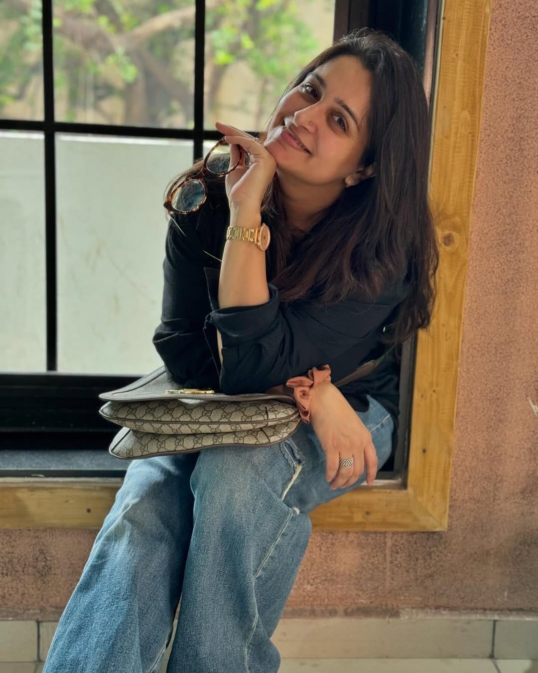 दीपिका कक्कर या अभिनेत्रीला आज देशभरात ओळखले जाते. तिचे सोशल मीडियावर लाखोंनी चाहते आहेत. छोट्या पडद्यावर अनेक मालिकांत तिने काम केलेले आहे. परंतु आता मालिकांत काम करण्यापासून ब्रेक घेतल्यानंतर तिने स्वत:चे यूट्यूब चॅनेल सुरू केलेले आहे.