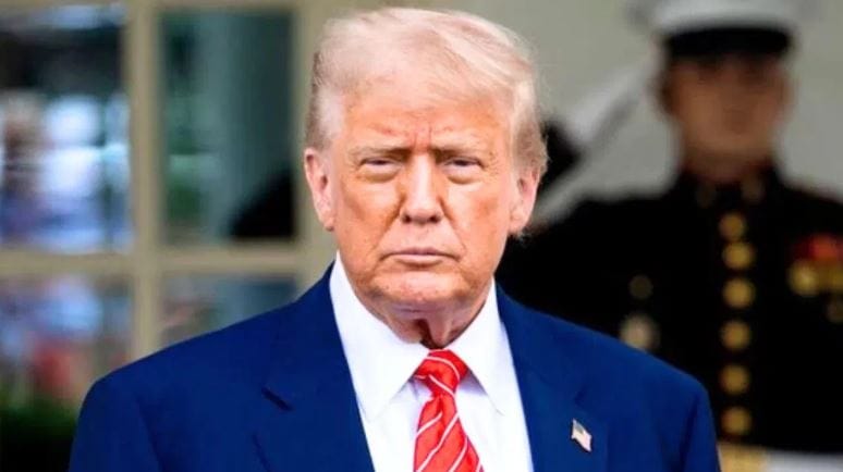 इस्रायल-अमेरिका आणि इराण यांच्यातील युद्धामुळे संपूर्ण जग होरपळत आहे. भारतातून आखाती देशात निर्यात केल्या जाणाऱ्या खजूर, द्राक्ष, साखर, तांदूळ आदी गोष्टी बंदरावर पडून आहेत. या युद्धामुळे इराणमध्ये मोठी जीवितहानी होत आहे. 