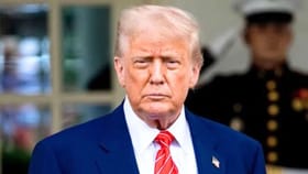 ट्रम्प यांना सर्वात मोठा धक्का, एका राजीनाम्यामुळे अमेरिकेत मोठा भूकंप.