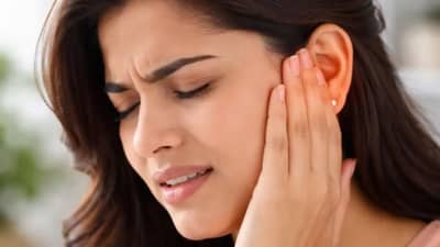 कानाची काळजी कशी घ्यावी? या चुकांमुळे येऊ शकतो बहिरेपणा