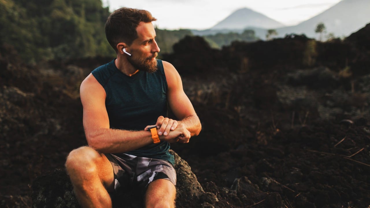 स्वस्त आणि निकृष्ट दर्जाचे इअरफोन कानांना जास्त इजा पोहोचवतात, त्यामुळे नेहमी चांगल्या ब्रँडचे आणि 'नॉईज कॅन्सलेशन' फिचर असलेले हेडफोन्स निवडावेत. लहान मुलांच्या बाबतीत पालकांनी विशेष काळजी घेणे आवश्यक आहे.