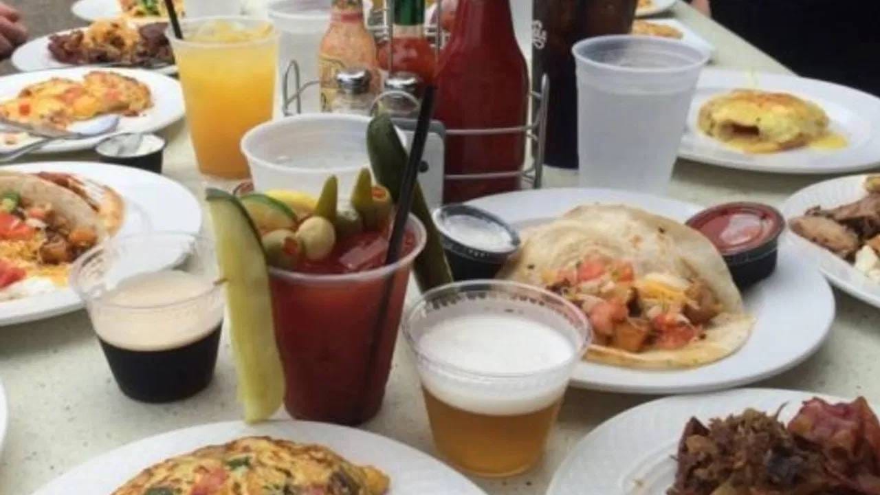 सर्वांनाच माहिती आहे की, फळे आपल्या आरोग्यासाठी अत्यंत फायदेशीर ठरतात. फळांचा दररोजच्या आहारात समावेश केल्याने आरोग्याच्या असंख्य समस्या या दूर होतात.