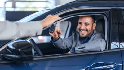 फक्त रील बनवण्यात व्यस्त राहू नका, नवीन कारची डिलिव्हरी घेताना ‘या’ गोष्टी तपासा