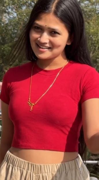 गौतमी पाटील नृत्याच्या किंवा इतर कोणत्याही कार्यक्रमात खूप सुंदर दागिने परिधान करते. तिच्या मेकअप आणि दागिन्यांचीही तेवढीच चर्चा होते. सध्या गौतमीच्या अशाच एका खास दागिन्याची विशेष चर्चा होत आहे. एका व्हिडीओमध्ये तिने हा दागिना परिधान केला आहे.