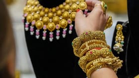 एकाच दिवसात सोनं प्रचंड वाढलं, 10 ग्रॅमचा भाव पोहोचला थेट....