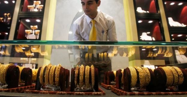 उपलब्ध माहितीनुसार 16 फेब्रुवारी 2026 रोजी सोन्याचा भाव 153662 रुपये प्रति ग्रॅणहोता. हाच भआव 23 फेब्रुवारी रोजी 157497 रुपये प्रति 10 ग्रॅमपर्यंत वाढला. आता 3 मार्च रोजी 24 कॅरेट सोन्याचा हाच भाव 1,72,720 रुपये प्रति 10 ग्रॅमपर्यंत वाढला आहे.