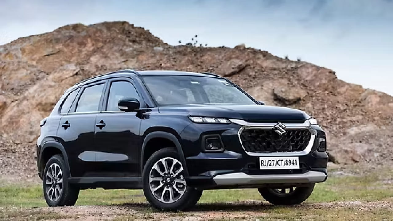 कंपनीच्या माहितीनुसार, या कारचे मायलेज अंदाजे 20 किमी प्रति लिटर ते 28 किमी प्रति लिटरपर्यंत जाते. त्यामुळे मोठ्या आकाराची एसयूव्ही असूनही ती इंधन बचतीत पुढे आहे. या कॉम्पॅक्ट एसयूव्हीची सुरुवातीची किंमत सुमारे 10,76,500 रुपये आहे. 