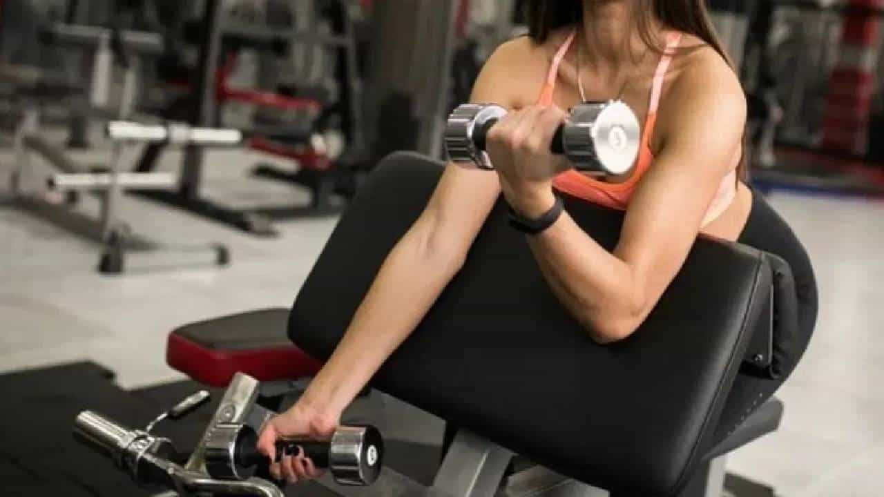 Wednesday mid-week Workout: बुधवारी करा हे व्यायाम आणि आठवडाभर राहा एनर्जेटिक!
