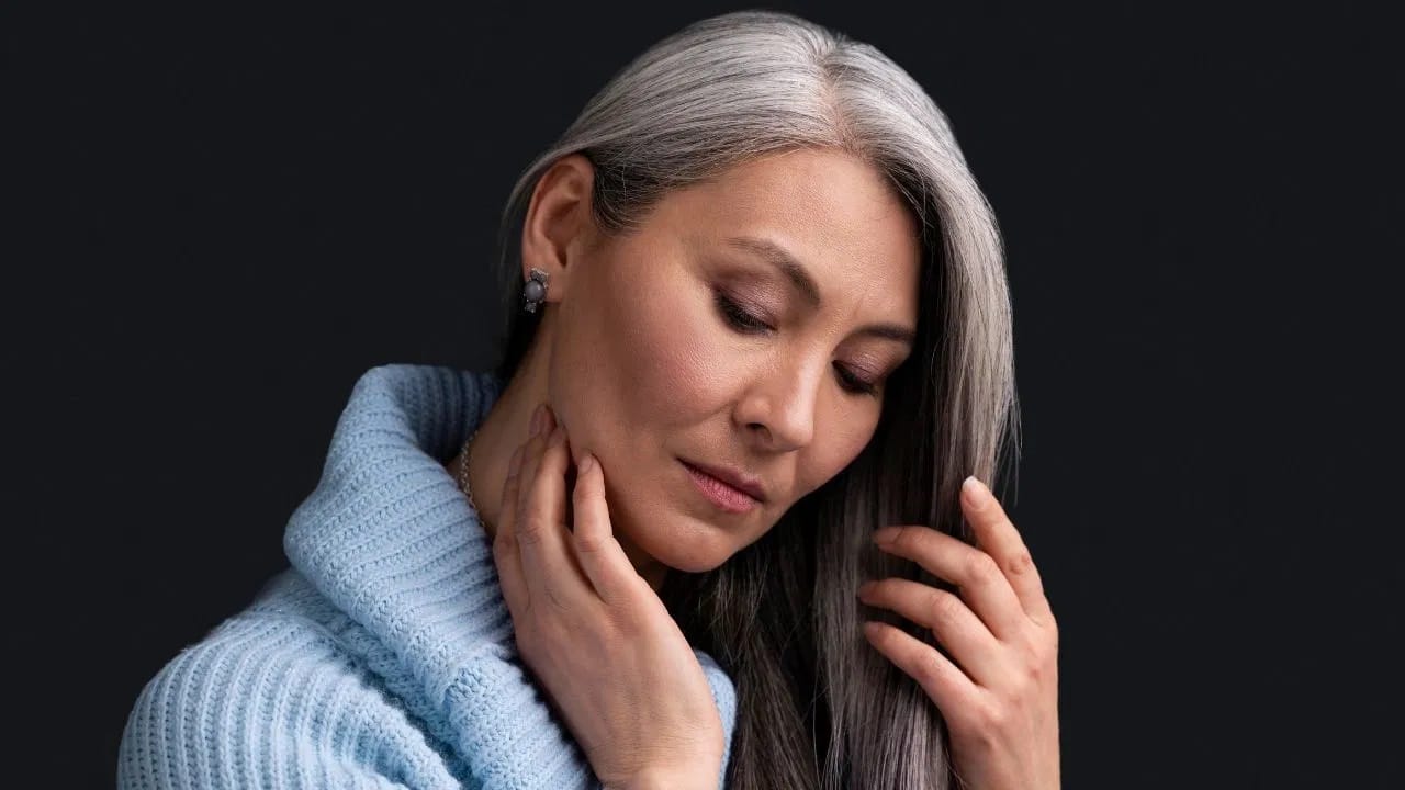 वय वाढतंय तरी देखील केस पांढरे होत नाहीत! काय आहे यामागील रहस्य, घ्या जाणून वय वाढतंय तरी देखील केस पांढरे होत नाहीत! काय आहे यामागील रहस्य, घ्या जाणून