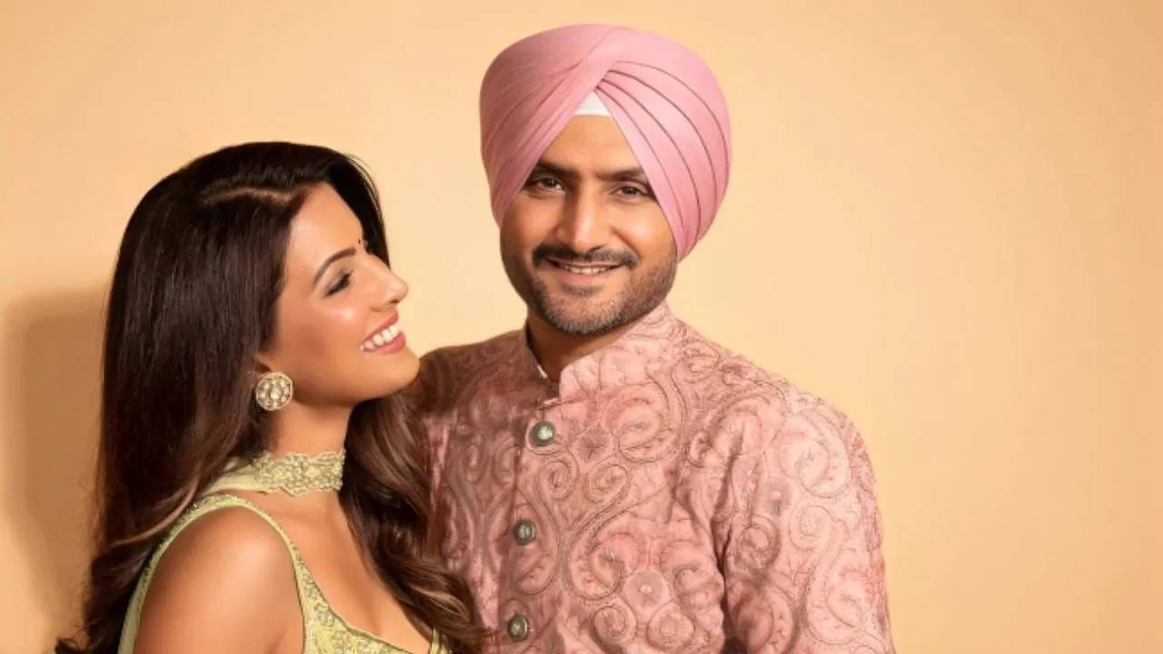 गीताने प्रसिद्ध क्रिकेटपटू हरभजन सिंह सोबत लग्न केलं.  भज्जीने गीताला 'द ट्रेन' मधील प्रसिद्ध गाणं वो अजनबी मध्ये पाहिलं आणि पहिल्या नजरेत तिच्या प्रेमात पडला. हरभजनने गीताचा नंबर शोधून काढला व युवराज सिंह करवी तिला मेसेज केला. आधी गीताने त्याचा मेसेज इग्नोर केला. पण नंतर ती सुद्धा त्याच्या प्रेमात पडली. 