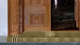 घरातून बाहेर पडताना 'या' महत्त्वाच्या गोष्टी करायला कधीच विसरु नका