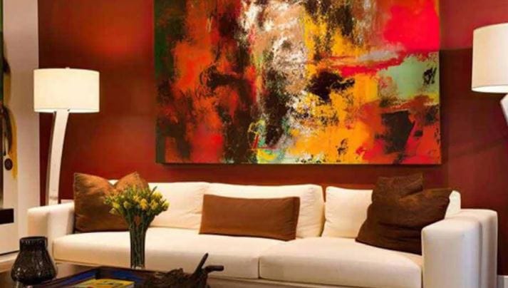 घरात पाय ठेवला की तुम्हाला सर्वात अगोदर जी वस्तू दिसते, त्यानुसारच मेंदू, शरीर प्रतिक्रिया देतं. त्यामुळेच वास्तूशास्त्रात घराच्या मुख्य द्वाराला खूप महत्त्व आहे. वास्तूशास्त्रात मुख्य दरवाजाला उर्जेचे द्वार म्हटले जाते.