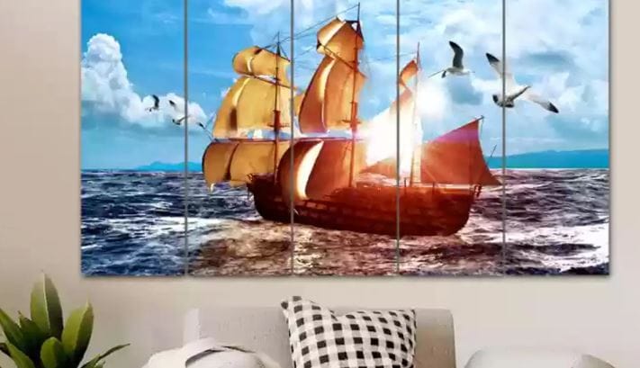 तुमच्या घरात जेव्हा कधी पाहुणा येतो, तेव्हा तो घराच्या भितींवर काय काय लावलेले आहे, हेच अगोदर पाहतो. त्यामुळेच तुमच्या घरातील पेंटिंग घरातील उर्जेवर प्रभाव पाडते. हा प्रभाव सकारात्मक किंवा नकारात्मक असू शकतो.