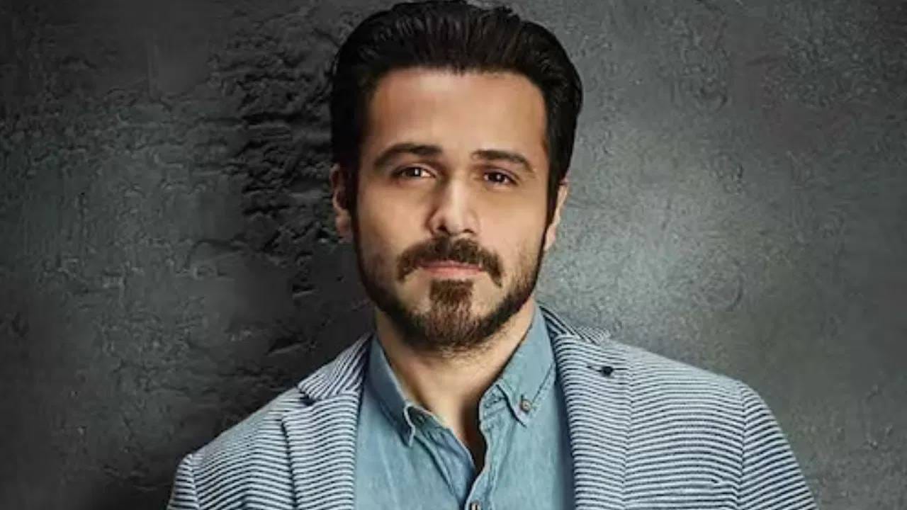 बॉलिवूड अभिनेता इमरान हाशमी सोबत अनेक अभिनेत्रींनी काम केलय. ज्या अभिनेत्री त्या काळात एका रात्रीत फेमस झाल्या आणि नंतर अचानक गायब झाल्या. इमरान हाशमी उत्तम अभिनेता आहे. पण एकेकाळी तो अभिनयापेक्षा सीरियल Kisser म्हणून लोकप्रिय होता.  