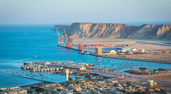 भारताने ही मागणी मान्य केली तर आम्ही भारतीय तेलवाहू जहाजांना होर्मुझच्या सामुद्रधुनीतून सुरक्षितपणे जाऊ दे, असा प्रस्ताव इराणने भारतापुढे ठेवला आहे. दरम्यान, आता या प्रस्तावावर नेमके काय होणार? हे पाहणे महत्त्वाचे ठरणार आहे.