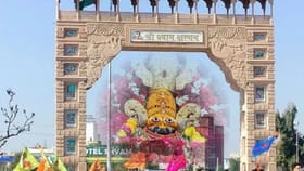 खाटू श्याम बाबांच्या दर्शनासाठी जाणाऱ्या भाविकांच्या कारला भीषण अपघात.