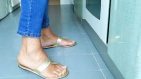 स्वयंपाकघरात चप्पल घालताय? वास्तूशास्त्रानुसार योग्य की अयोग्य?.