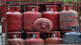 आम्ही काय चुलीवर स्वयंपाक करायचा का ? युद्धाच्या भडक्याने नागरिक गॅसवर.