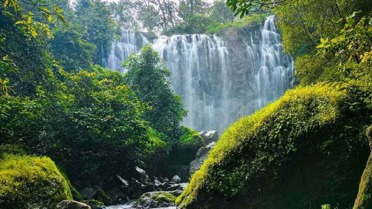 येथील सर्वात रहस्यमय ठिकाण म्हणजे जलजली. येथे जमिनीवर चालताना किंवा उडी मारताना जमीन स्पंजसारखी हलताना जाणवते.