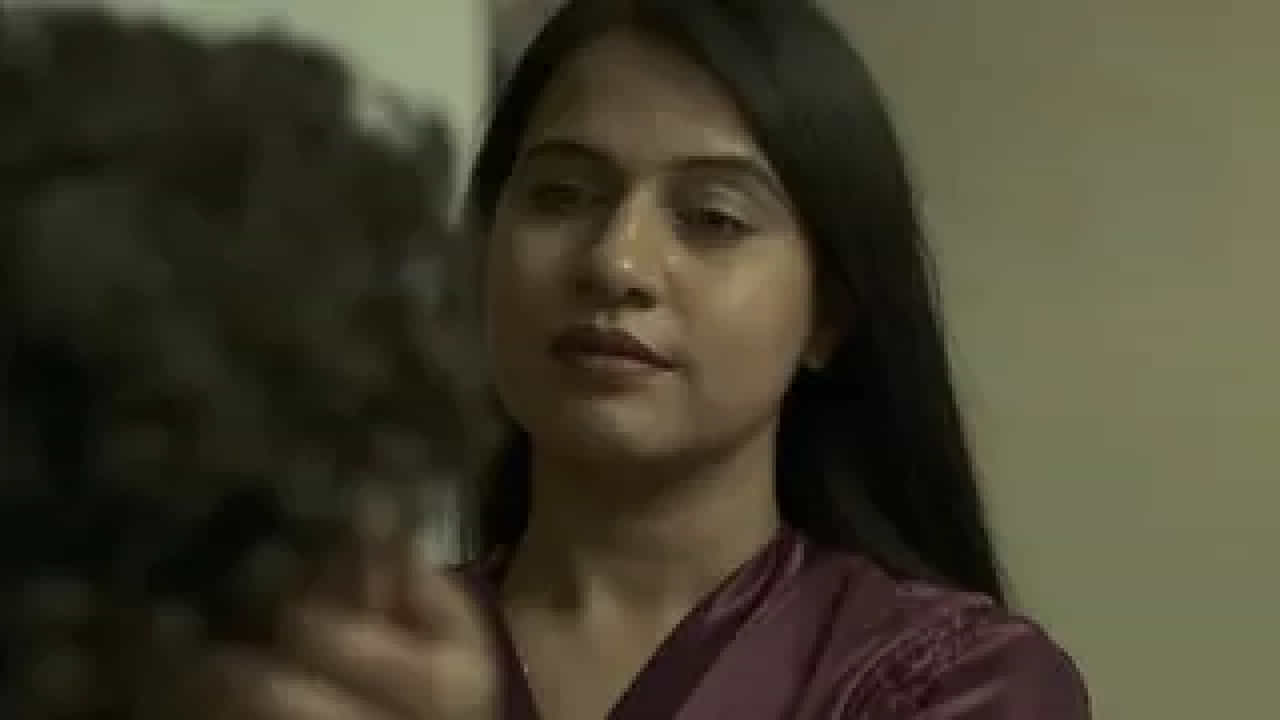 गेल्या काही दिवसांपासून काही गाणी आणि वादग्रस्त चित्रपटांची सोशल मीडियावर मोठ्या प्रमाणात चर्चा सुरु आहे. अशातच एका मराठी चित्रपटाबद्दल आपण जाणून घेणार आहोत.